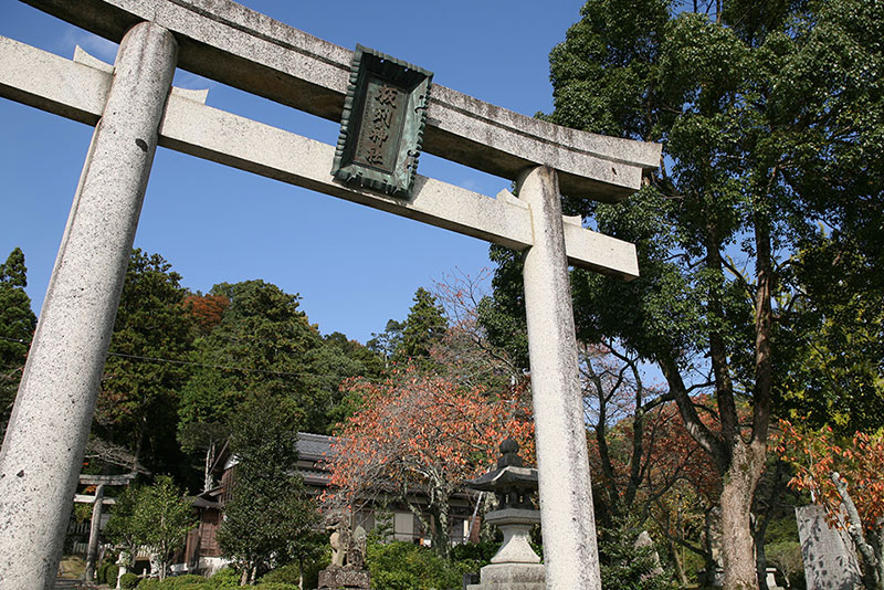 板列八幡神社